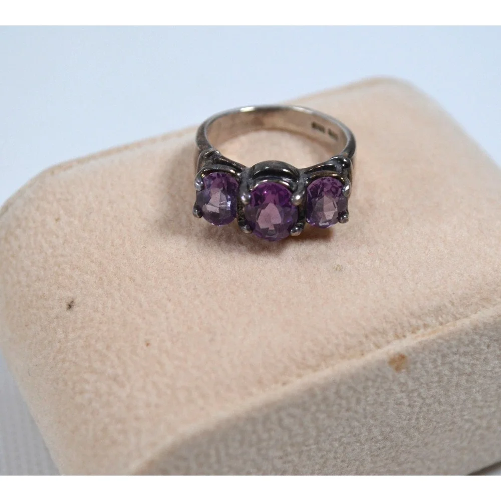 UTO‎ 925 Silver Tone Ring Size 5.5 3 Amethyst Stones